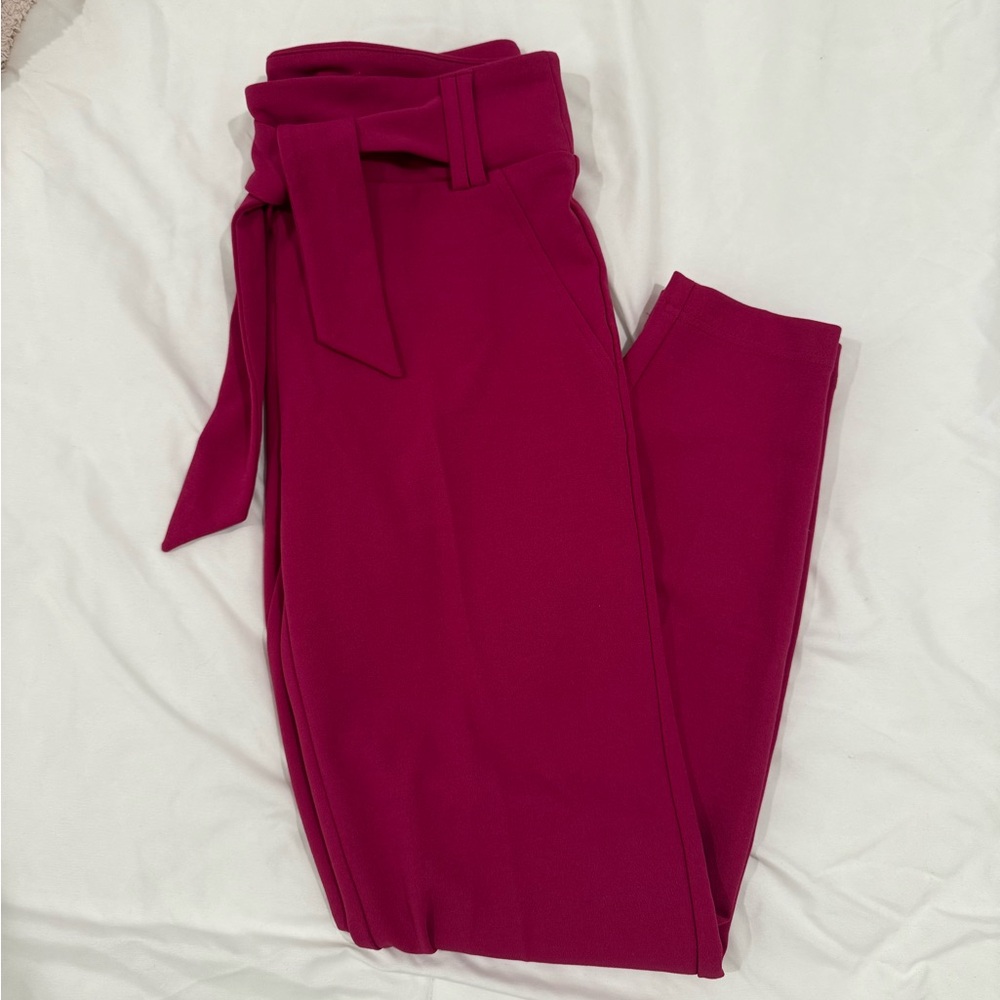 Soho Women's Fuchsia Tie-Waist Cropped Pants